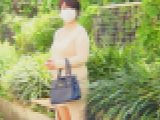 息子ほど年の離れた大学生を旦那の留守中に家に連れこんで不倫に明け暮れる肉食肉厚爆乳妻 陽子(43歳)
